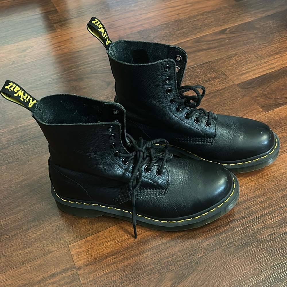 Doc Martens 1460 Pascal Virginia Leather Lace Up Boots